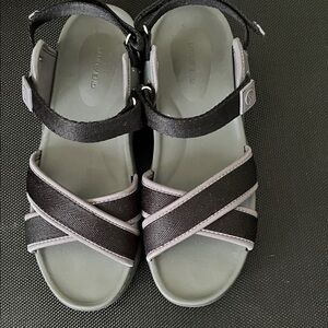 Lands' End Black and Gray Strappy Sandals